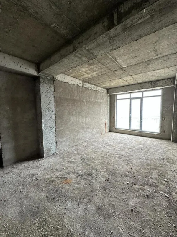 Satılır 5 otaqlı mənzil 233 m²