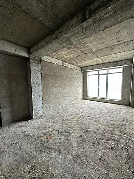 Satılır 5 otaqlı mənzil 233 m²