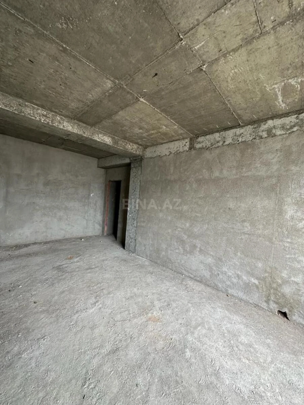 Satılır 5 otaqlı mənzil 233 m²