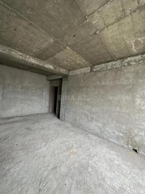 Satılır 5 otaqlı mənzil 233 m²