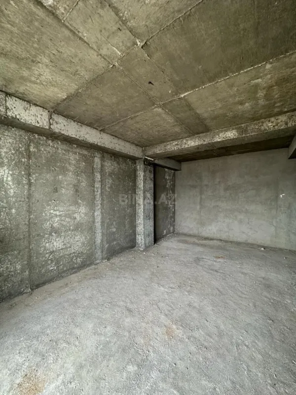 Satılır 5 otaqlı mənzil 233 m²