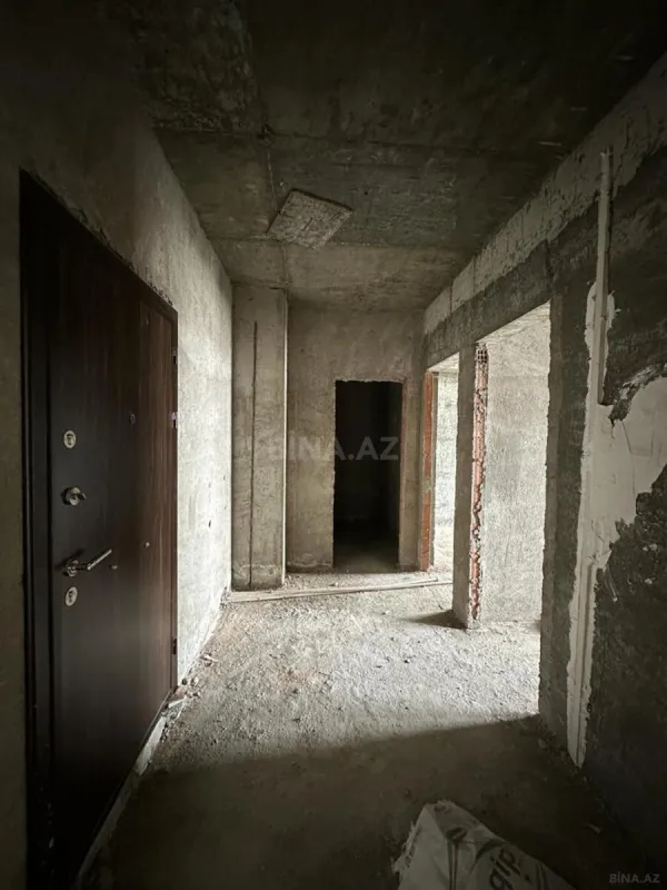 Satılır 5 otaqlı mənzil 233 m²