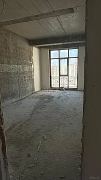 Satılır 5 otaqlı mənzil 233 m²