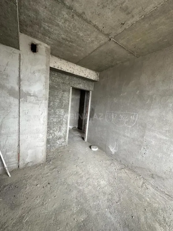 Satılır 5 otaqlı mənzil 233 m²