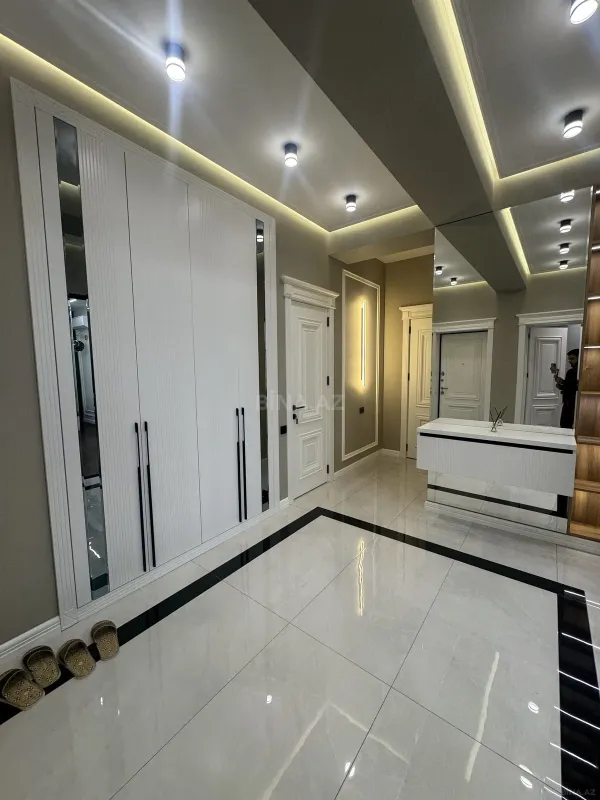 Satılır 2 otaqlı mənzil 86 m²