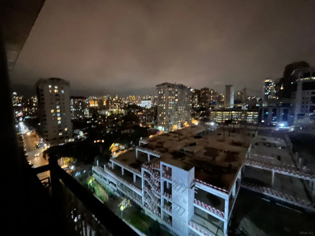 Satılır 3 otaqlı mənzil 105 m²