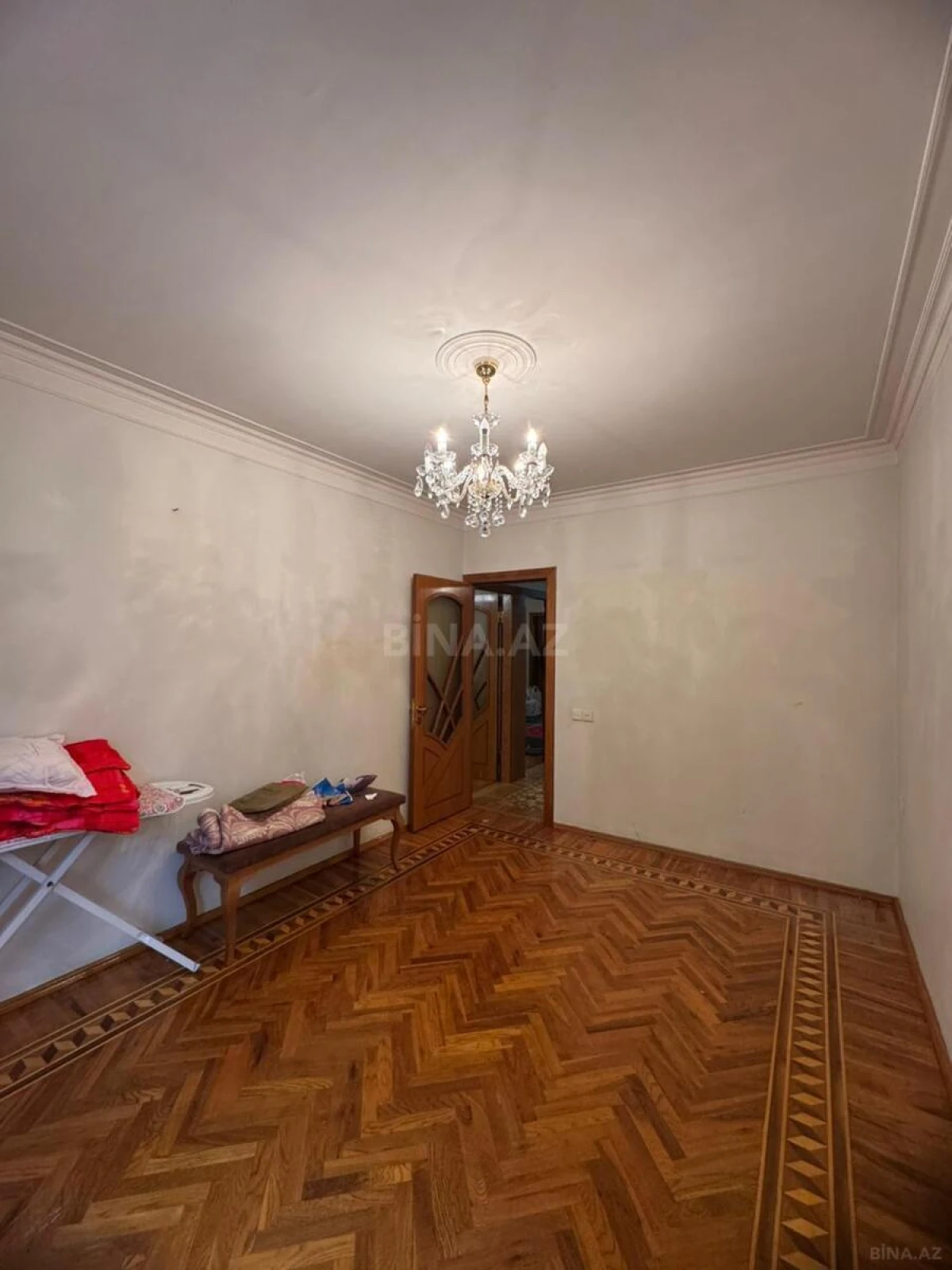 Satılır 4 otaqlı mənzil 95 m²