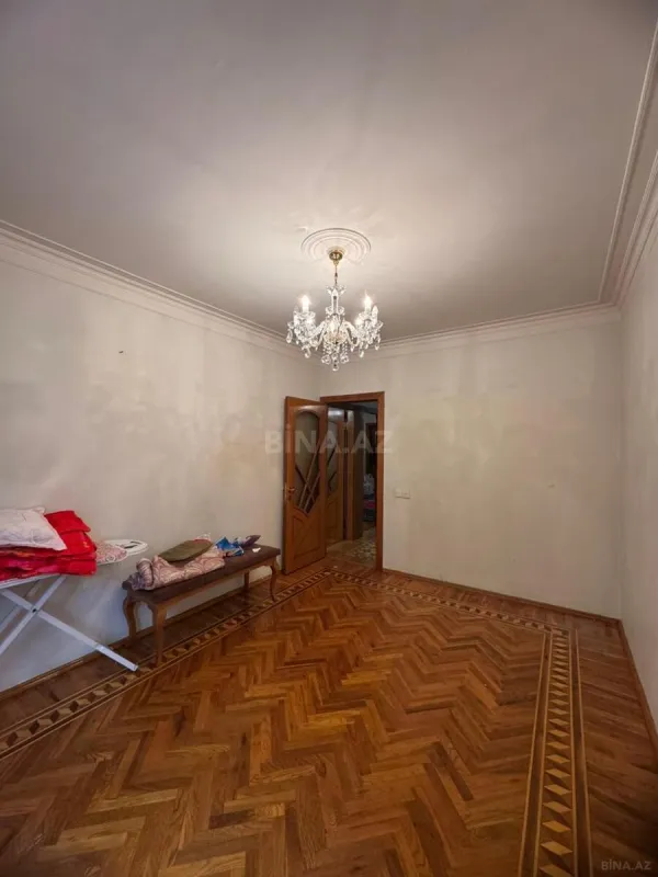 Satılır 4 otaqlı mənzil 95 m²