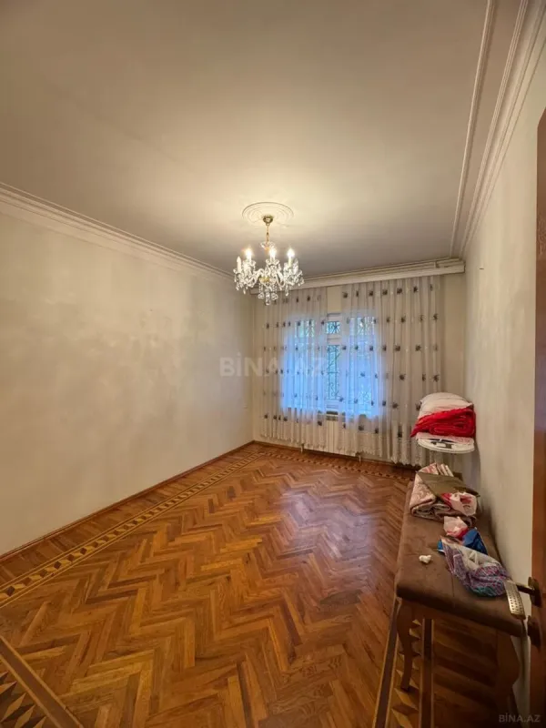 Satılır 4 otaqlı mənzil 95 m²