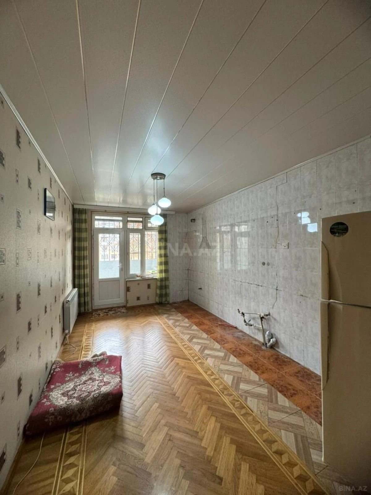 Satılır 4 otaqlı mənzil 95 m²