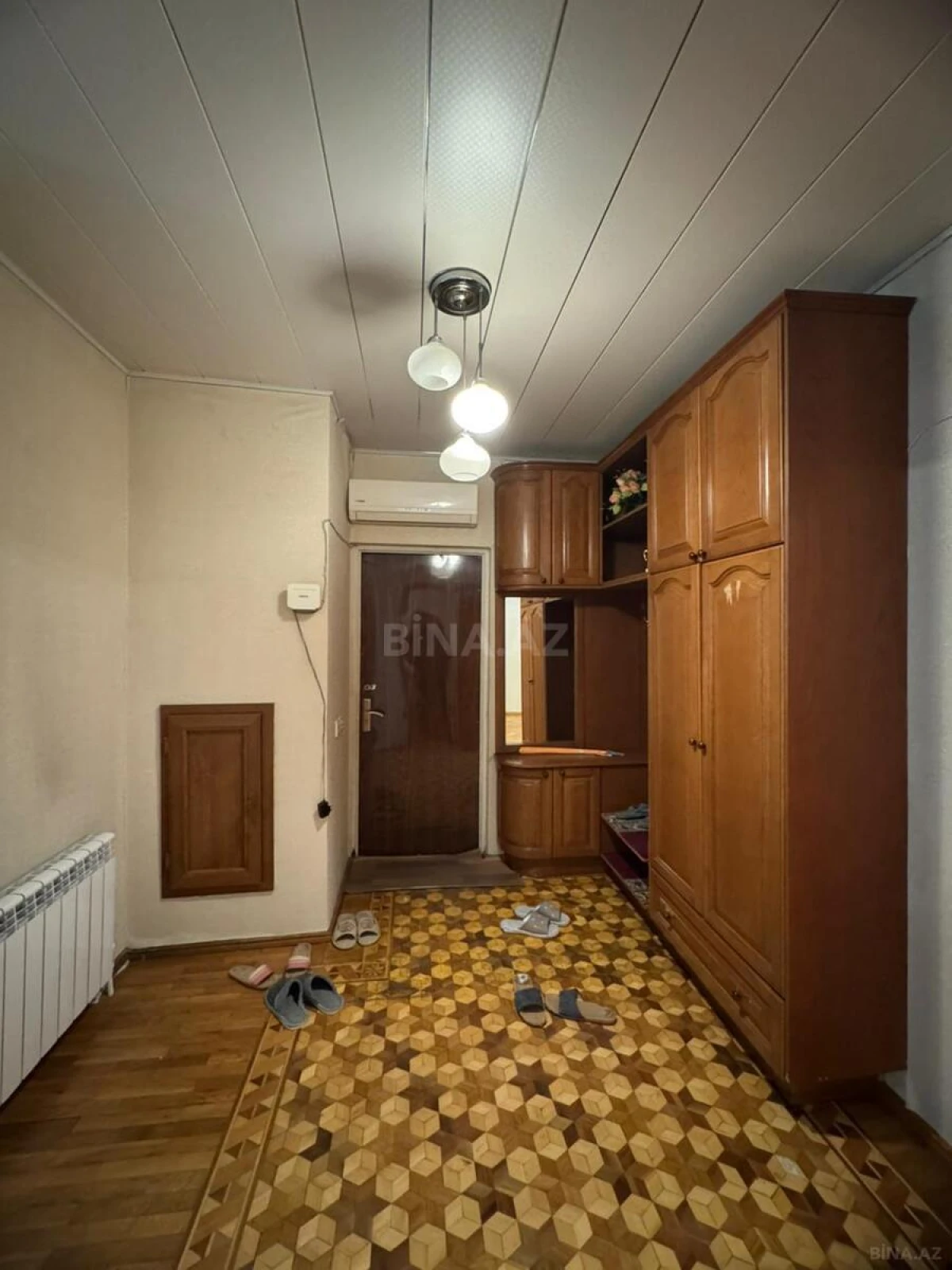 Satılır 4 otaqlı mənzil 95 m²