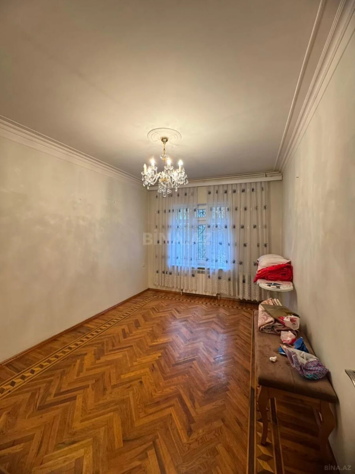 Satılır 4 otaqlı mənzil 95 m²