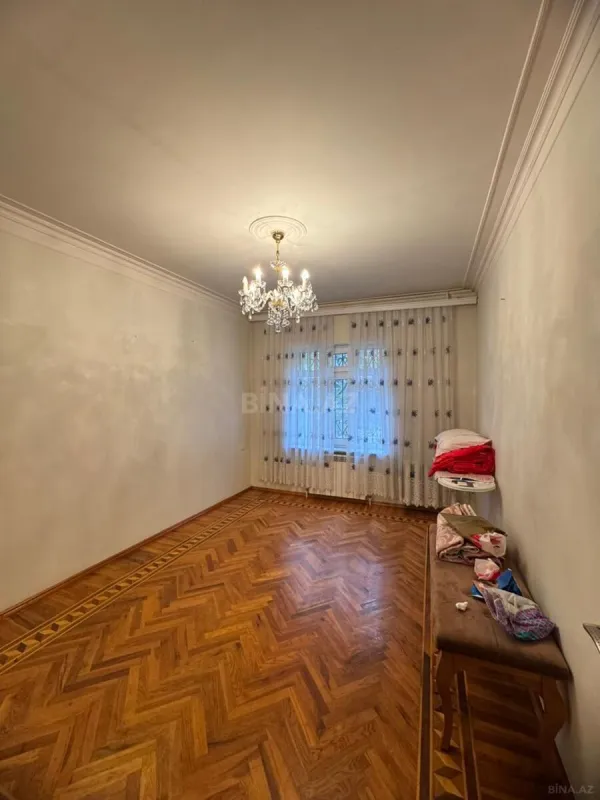 Satılır 4 otaqlı mənzil 95 m²