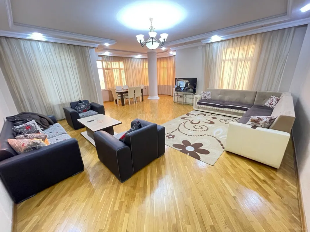 Satılır 4 otaqlı mənzil 200 m²