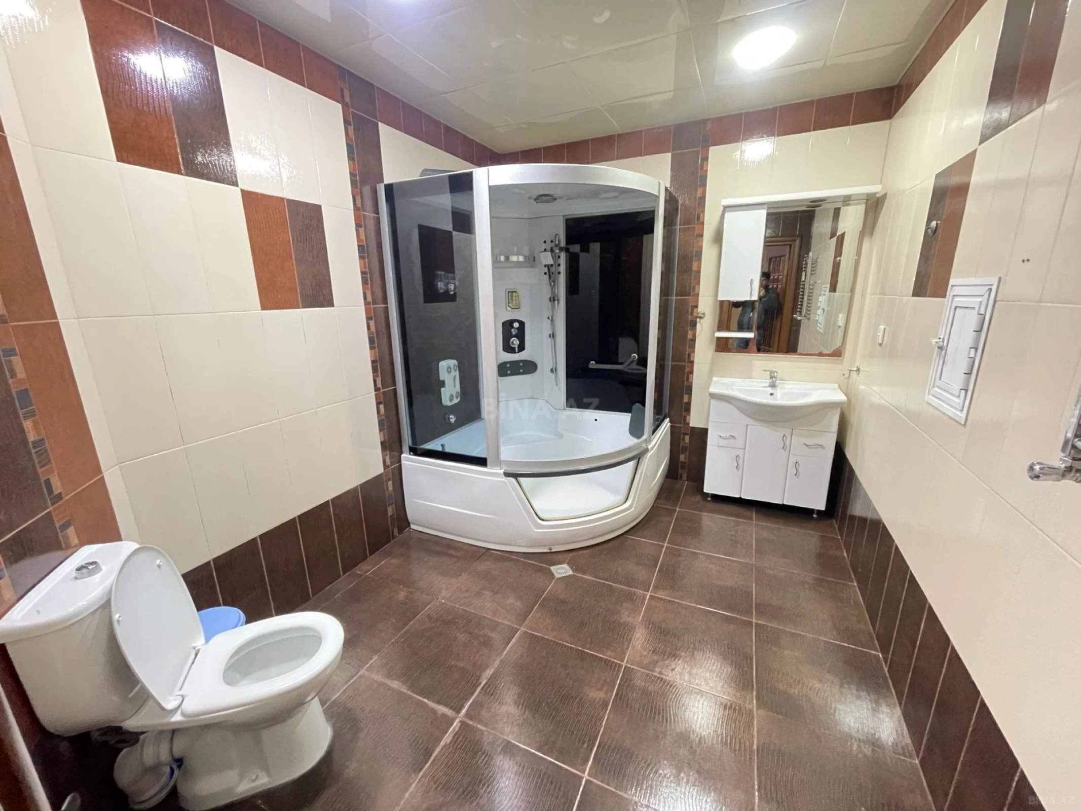 Satılır 4 otaqlı mənzil 200 m²