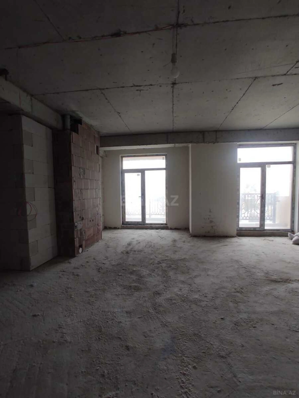 Satılır 2 otaqlı mənzil 65 m²