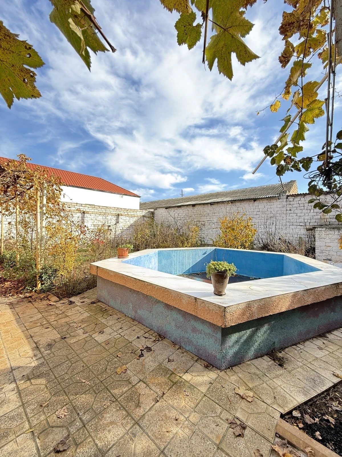 Satılır 5 otaqlı həyət evi 250 m²