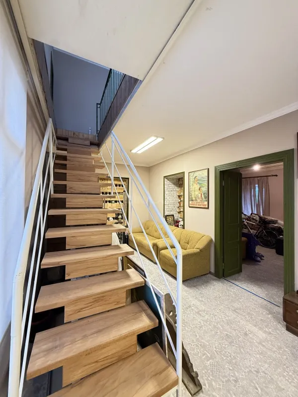 Satılır 5 otaqlı həyət evi 250 m²