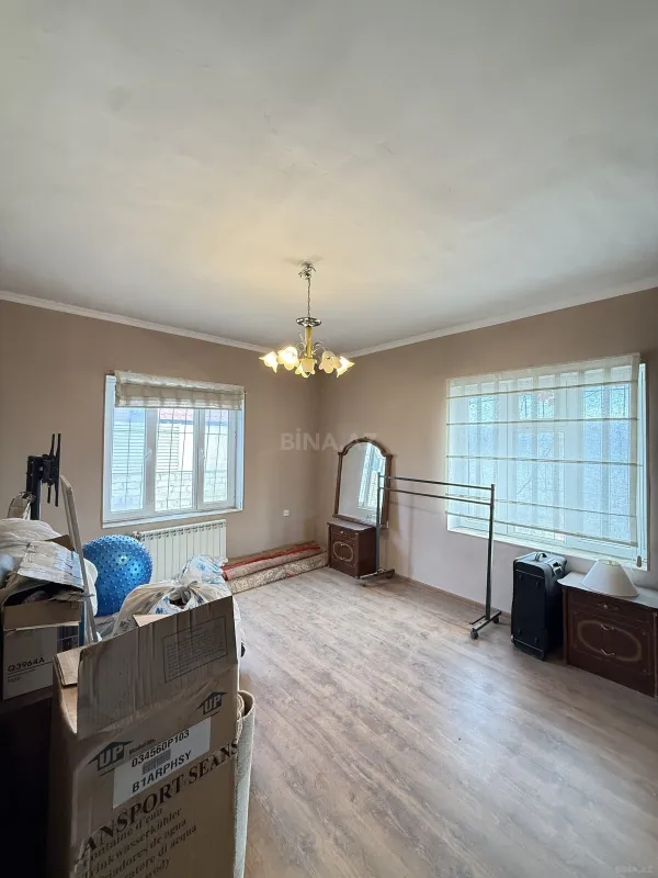 Satılır 5 otaqlı həyət evi 250 m²