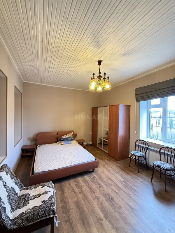 Satılır 5 otaqlı həyət evi 250 m²