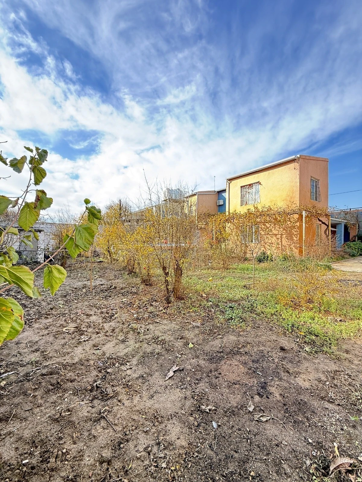 Satılır 5 otaqlı həyət evi 250 m²