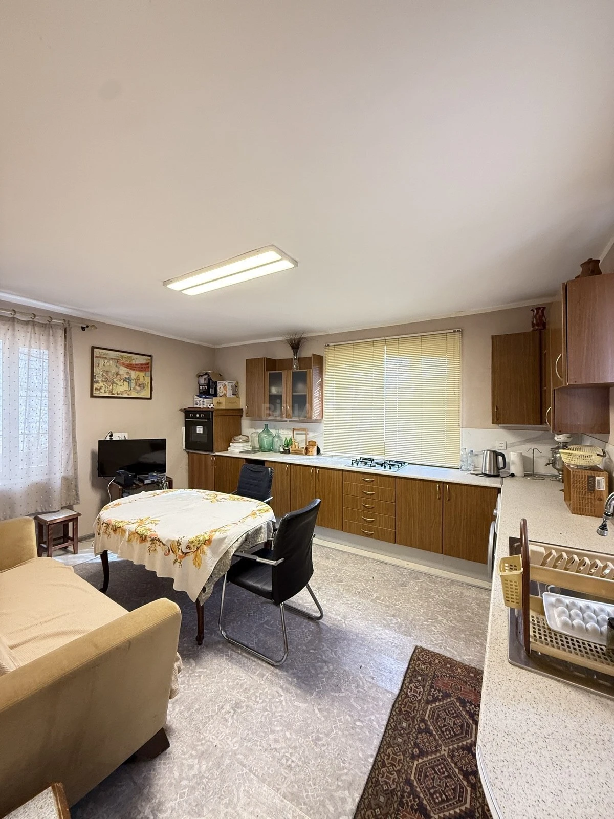 Satılır 5 otaqlı həyət evi 250 m²