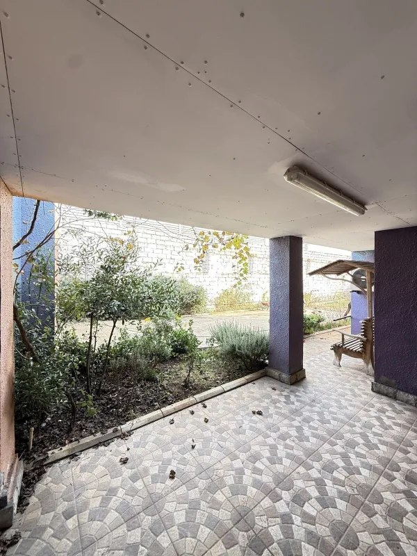 Satılır 5 otaqlı həyət evi 250 m²
