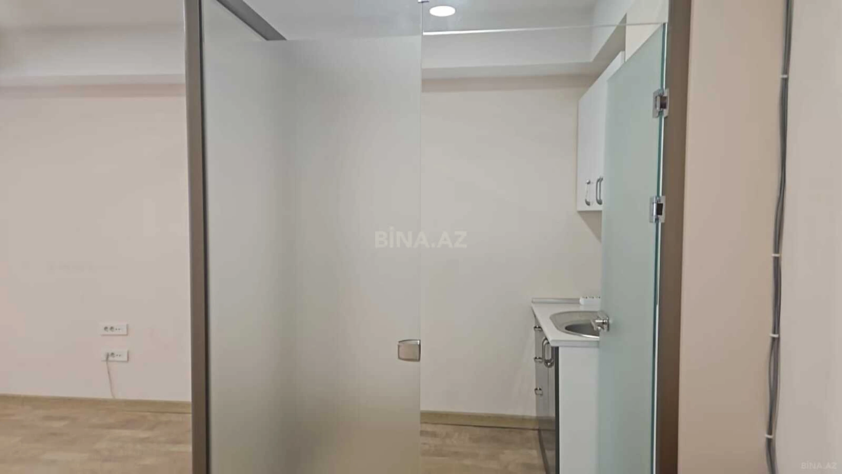 Kirayə verilir 5 otaqlı ofis 260 m²