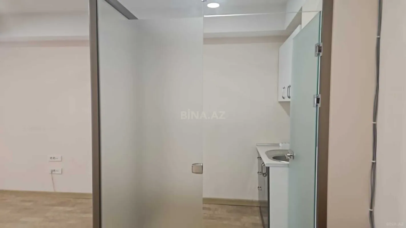 Kirayə verilir 5 otaqlı ofis 260 m²
