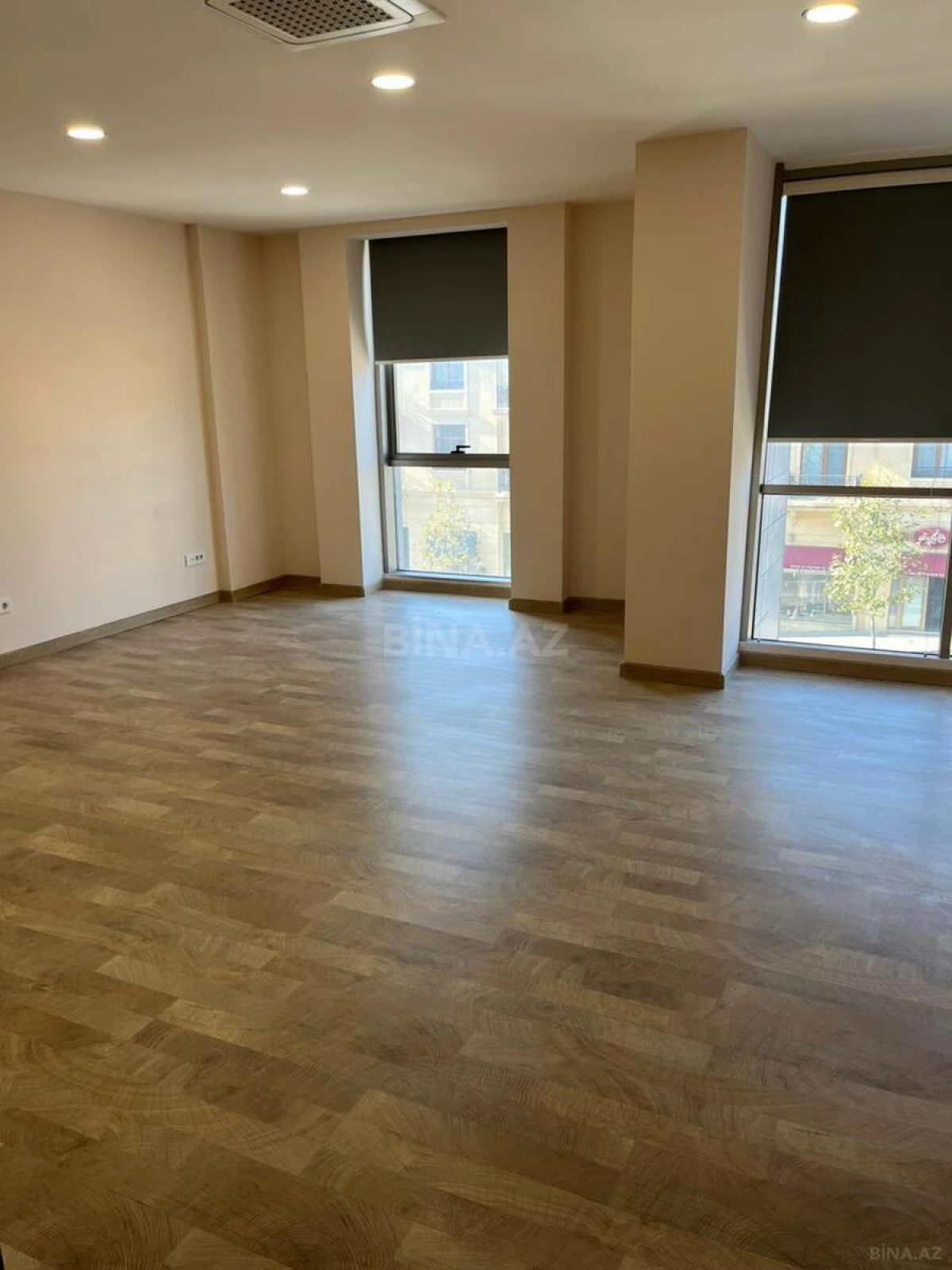 Kirayə verilir 5 otaqlı ofis 260 m²
