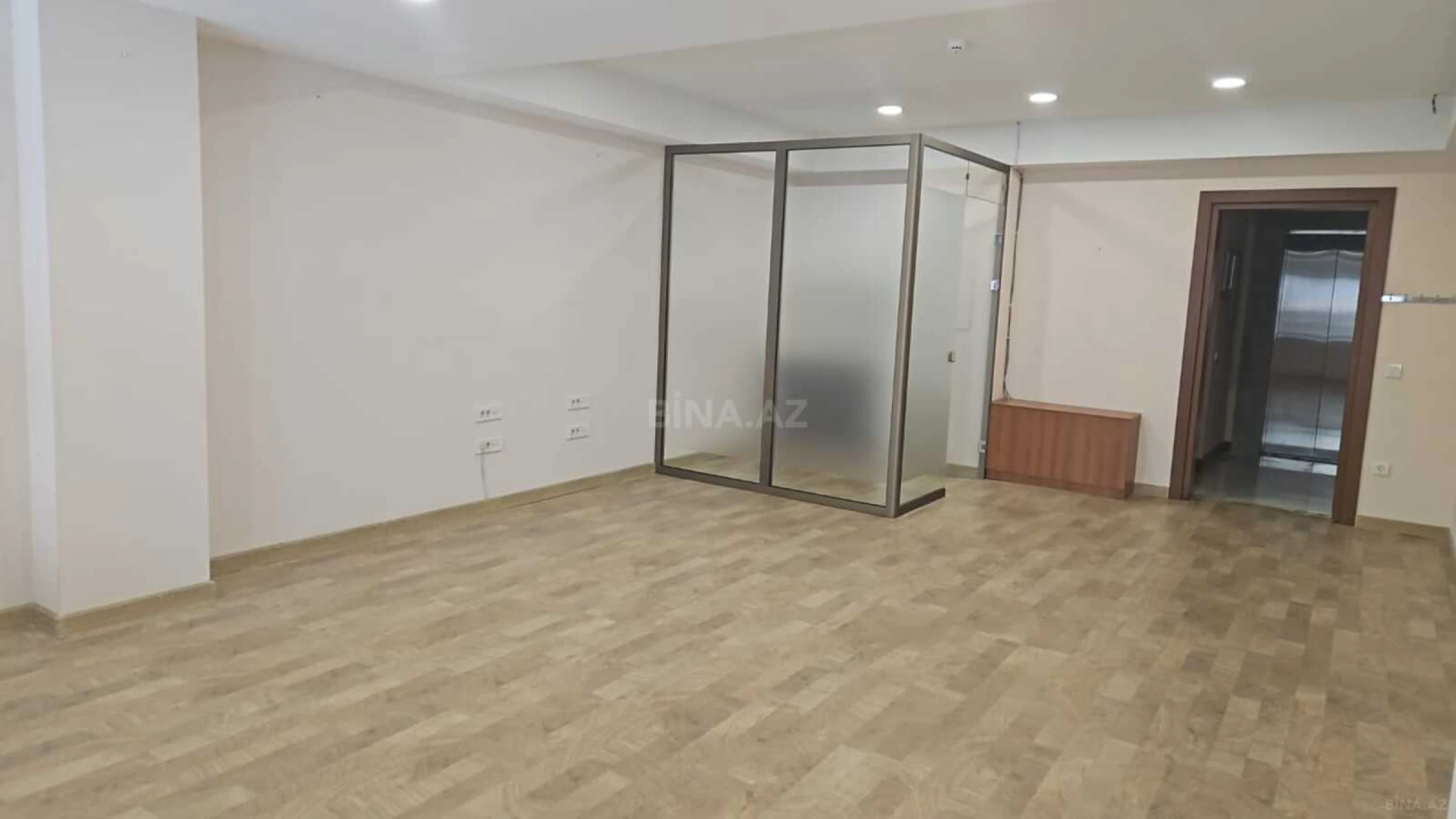Kirayə verilir 5 otaqlı ofis 260 m²