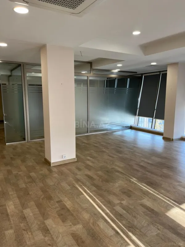Kirayə verilir 5 otaqlı ofis 260 m²