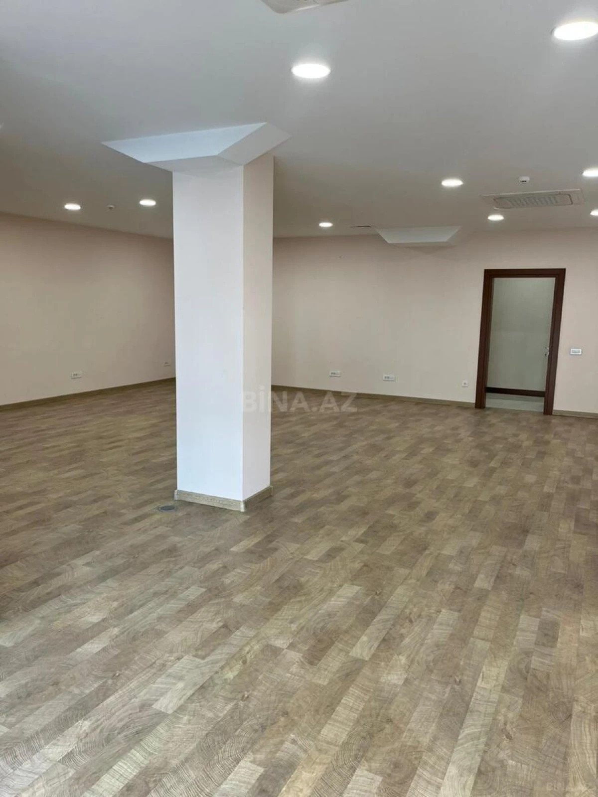 Kirayə verilir 5 otaqlı ofis 260 m²
