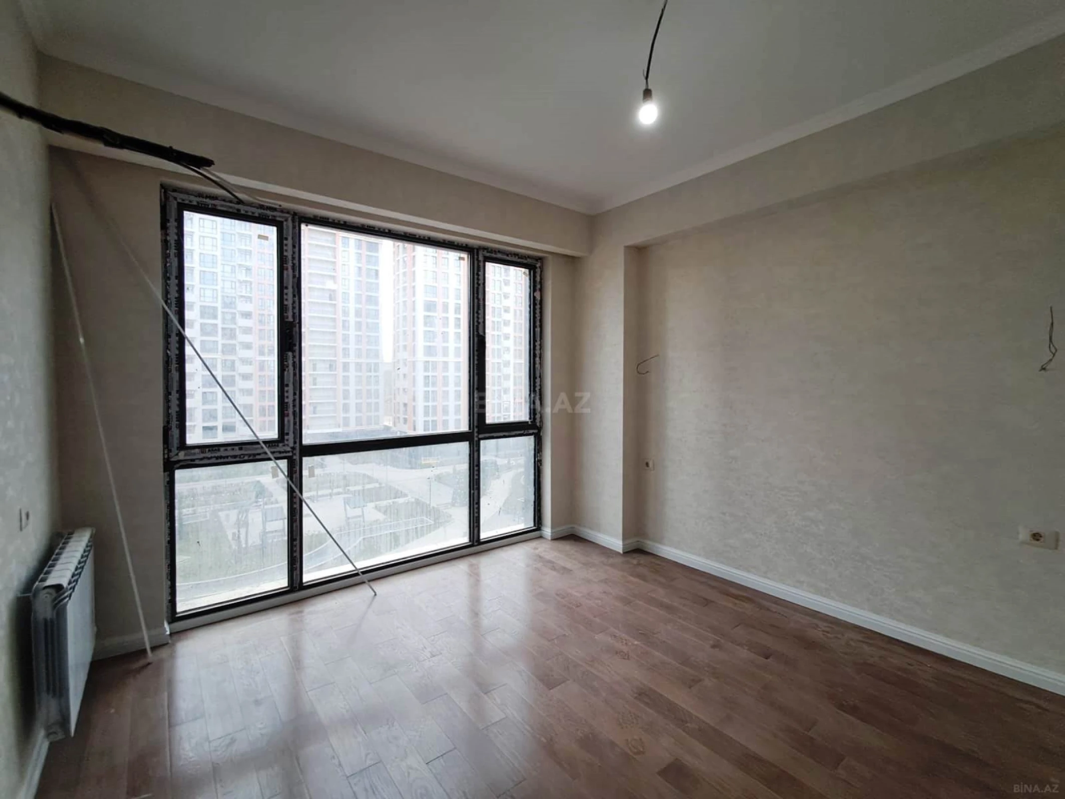 Satılır 3 otaqlı mənzil 82.7 m²