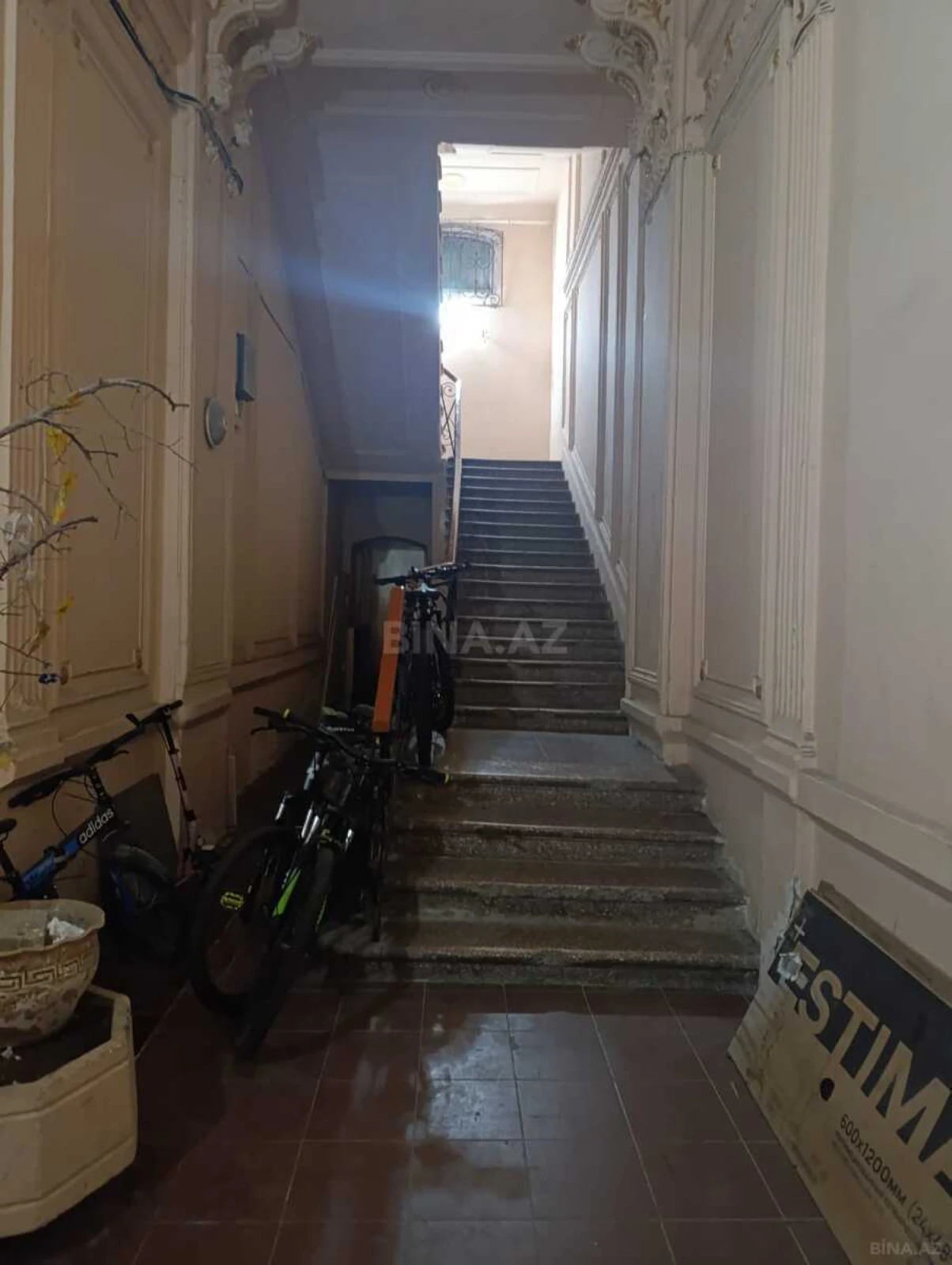 Satılır 4 otaqlı mənzil 105 m²