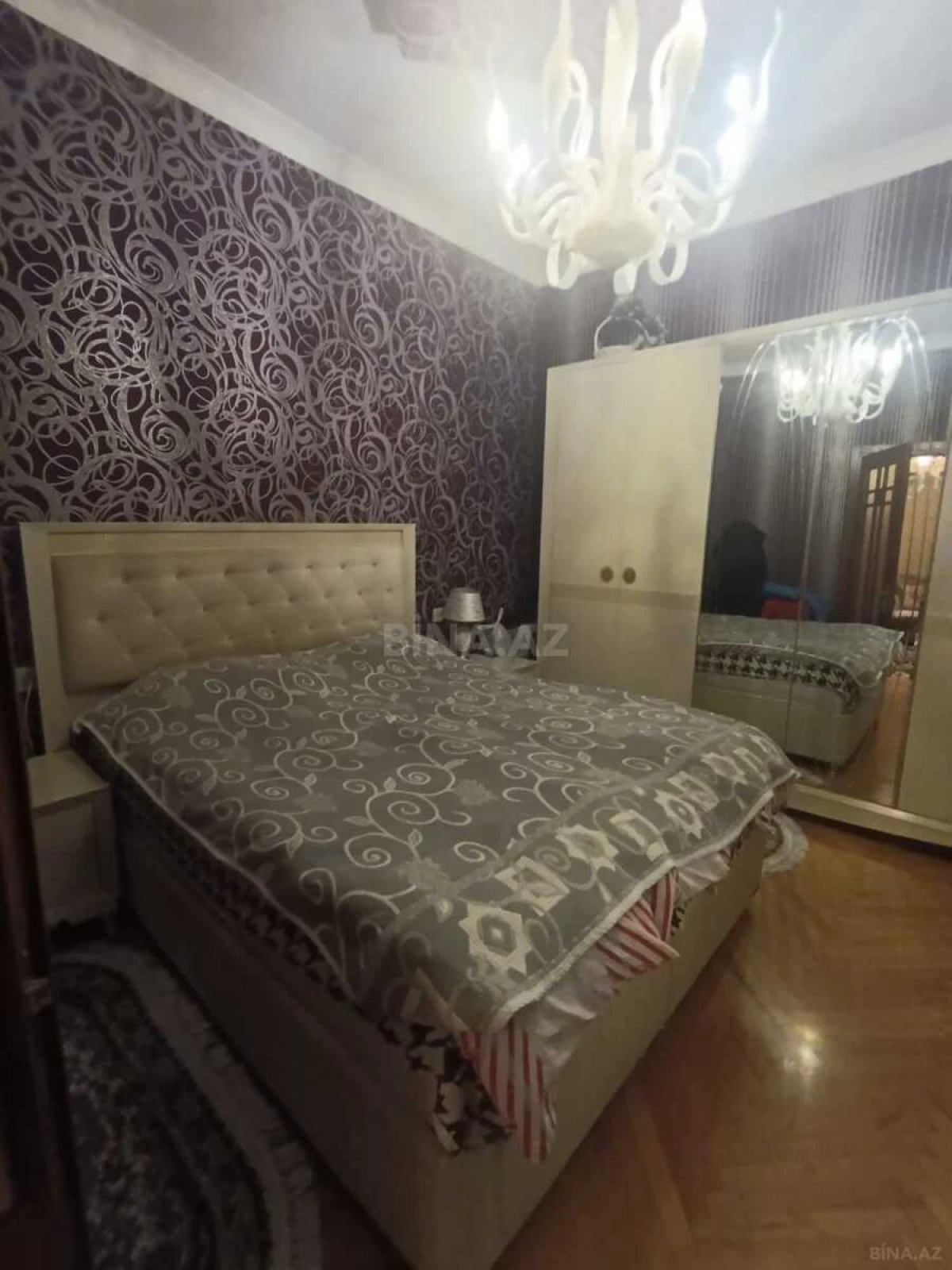 Satılır 4 otaqlı mənzil 105 m²