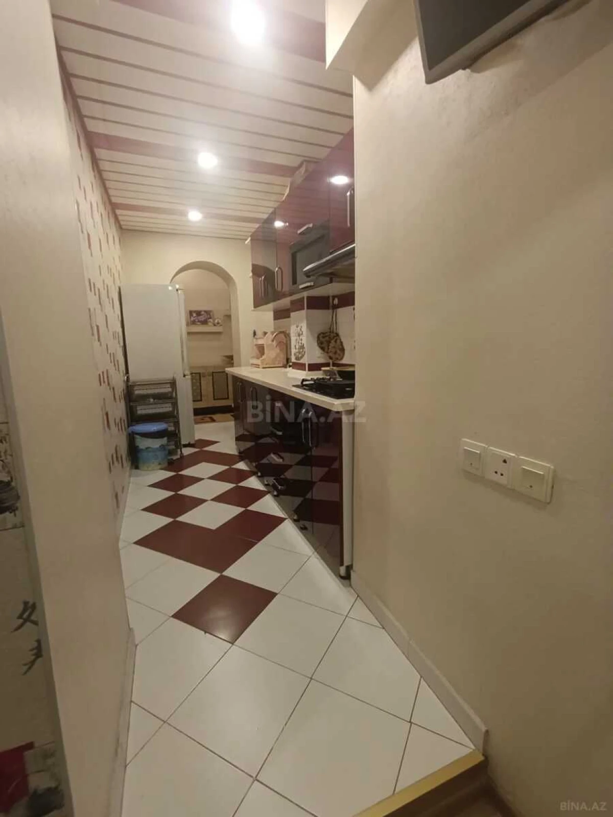 Satılır 4 otaqlı mənzil 105 m²