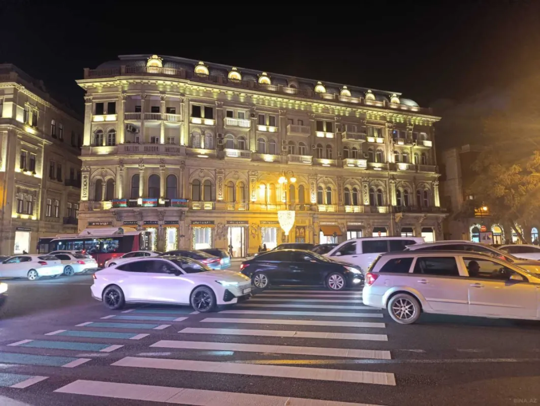 Satılır 4 otaqlı mənzil 105 m²