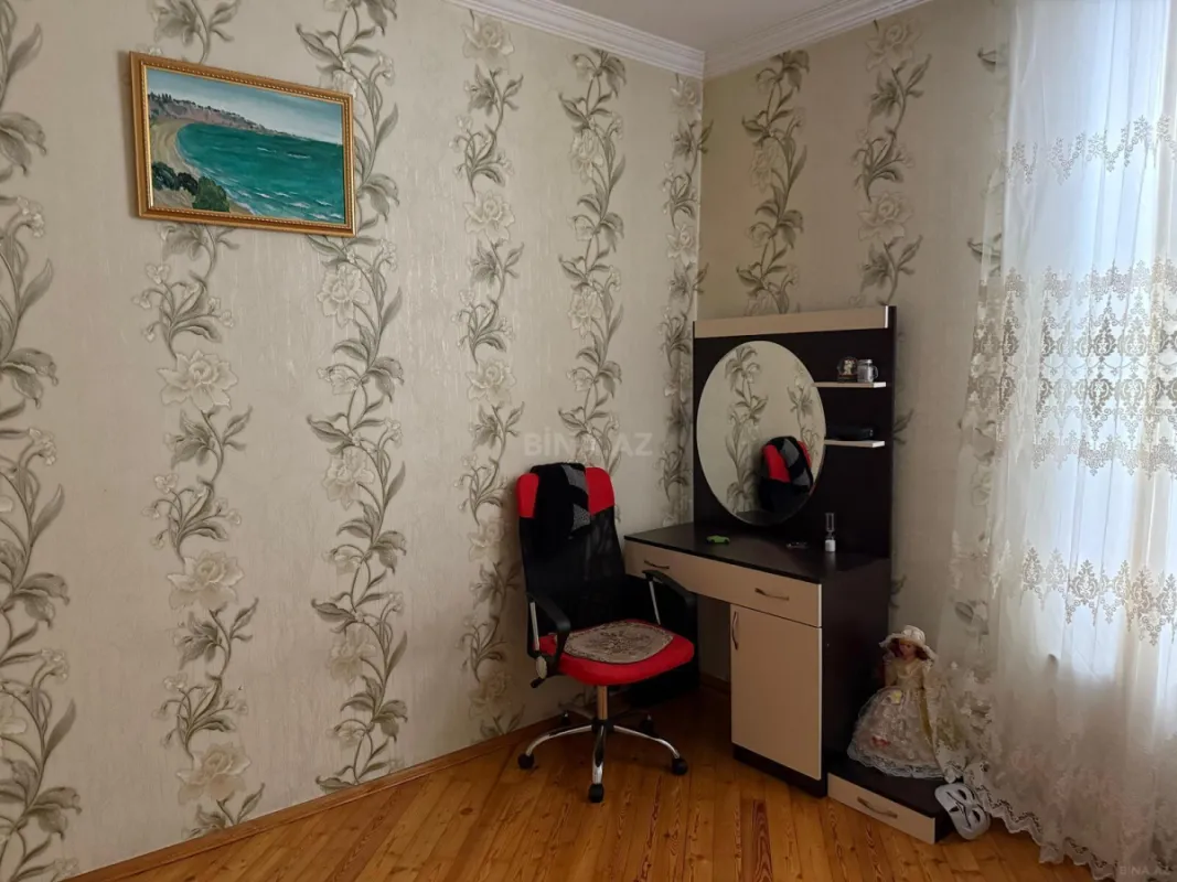 Satılır 5 otaqlı həyət evi 200 m²