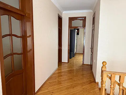Satılır 5 otaqlı həyət evi 200 m²