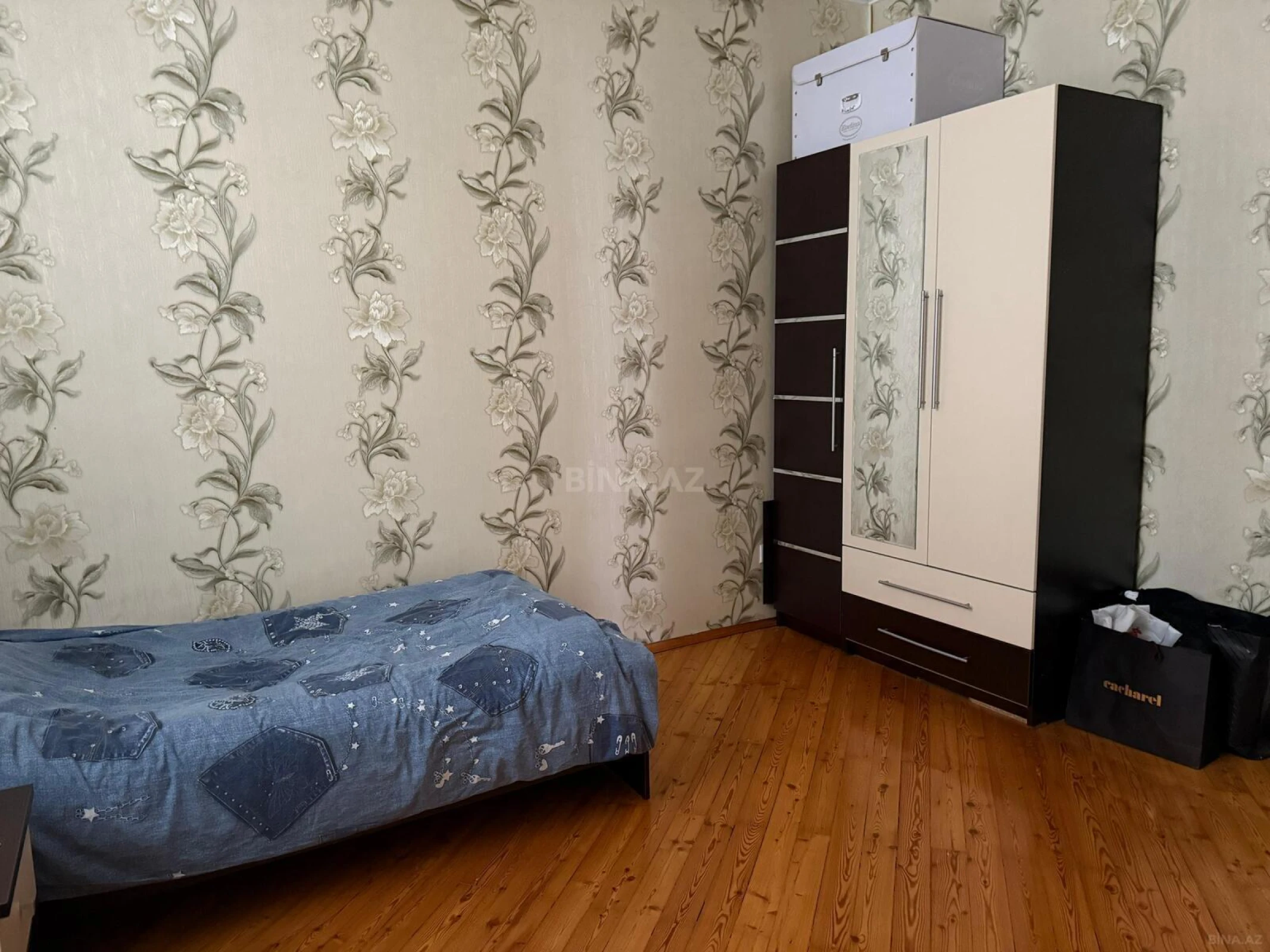 Satılır 5 otaqlı həyət evi 200 m²