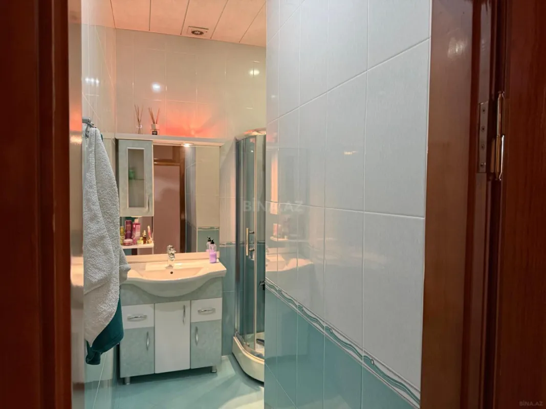 Satılır 5 otaqlı həyət evi 200 m²