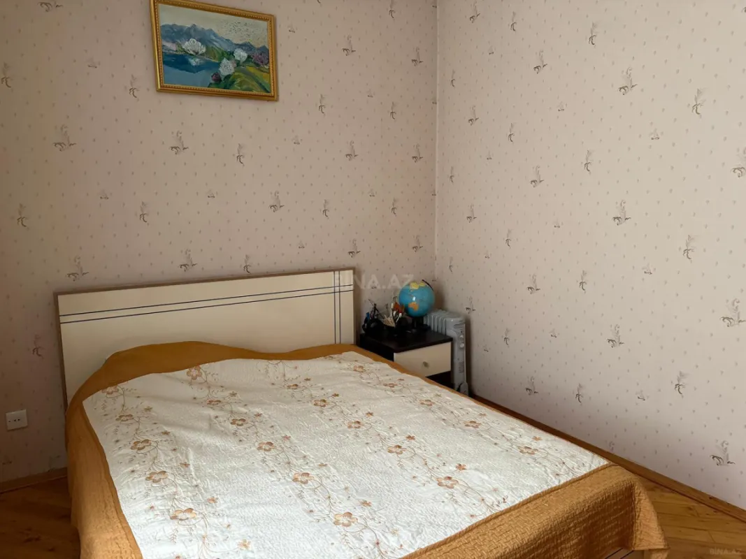 Satılır 5 otaqlı həyət evi 200 m²