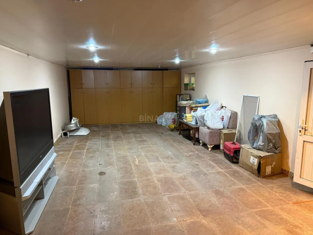 Satılır 5 otaqlı həyət evi 200 m²
