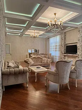 Kirayə verilir 4 otaqlı mənzil 180 m²