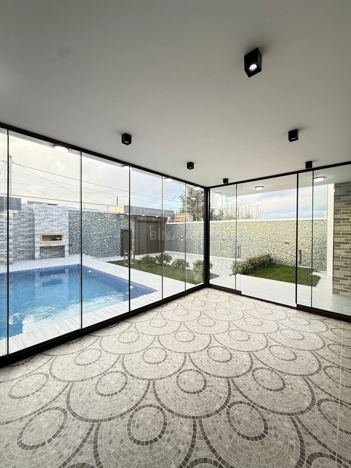 Satılır 4 otaqlı həyət evi 160 m²