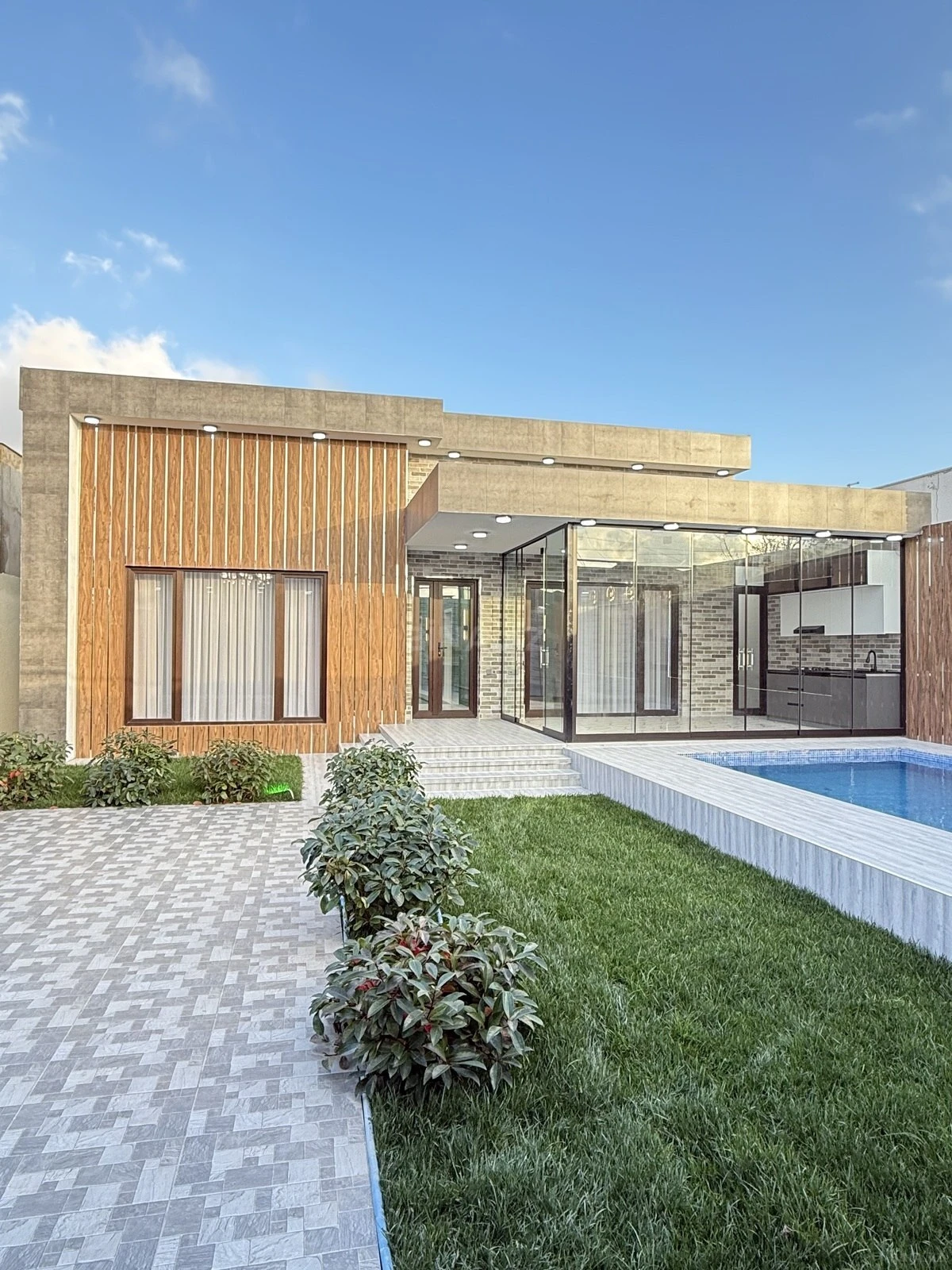 Satılır 4 otaqlı həyət evi 160 m²