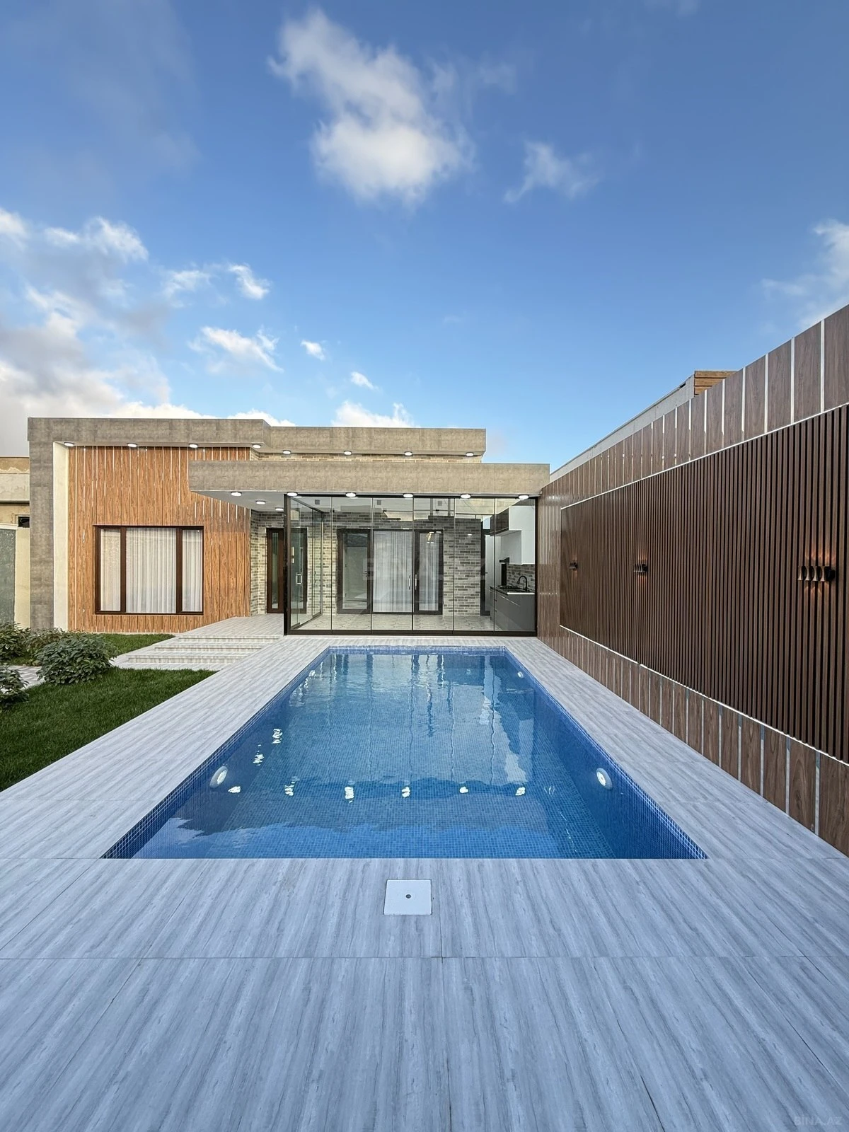 Satılır 4 otaqlı həyət evi 160 m²