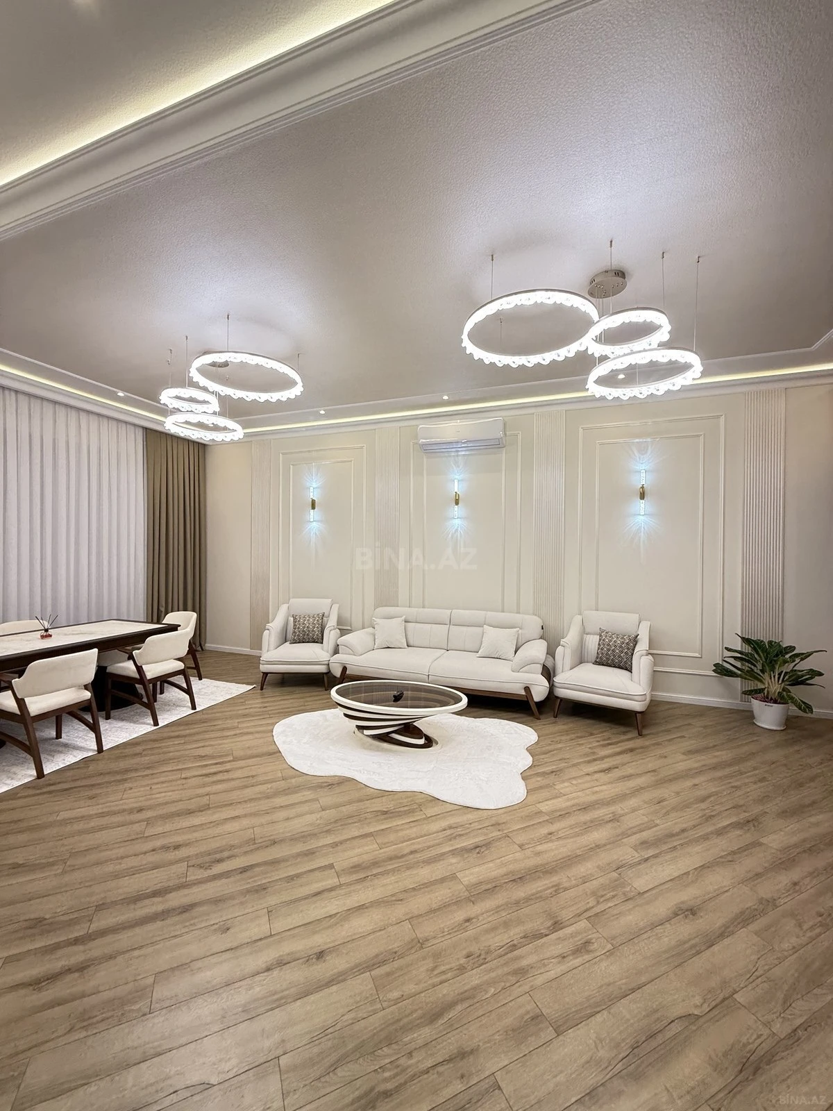 Satılır 5 otaqlı həyət evi 230 m²