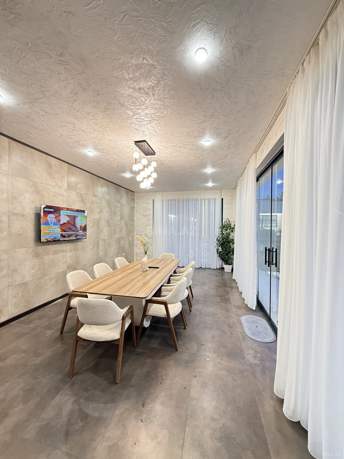 Satılır 5 otaqlı həyət evi 230 m²